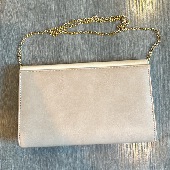 Large Taupe/Snakeskin/Beige Clutch w/Gold Hardware & Gold Detachable Chain Strap - Picture 2 of 6